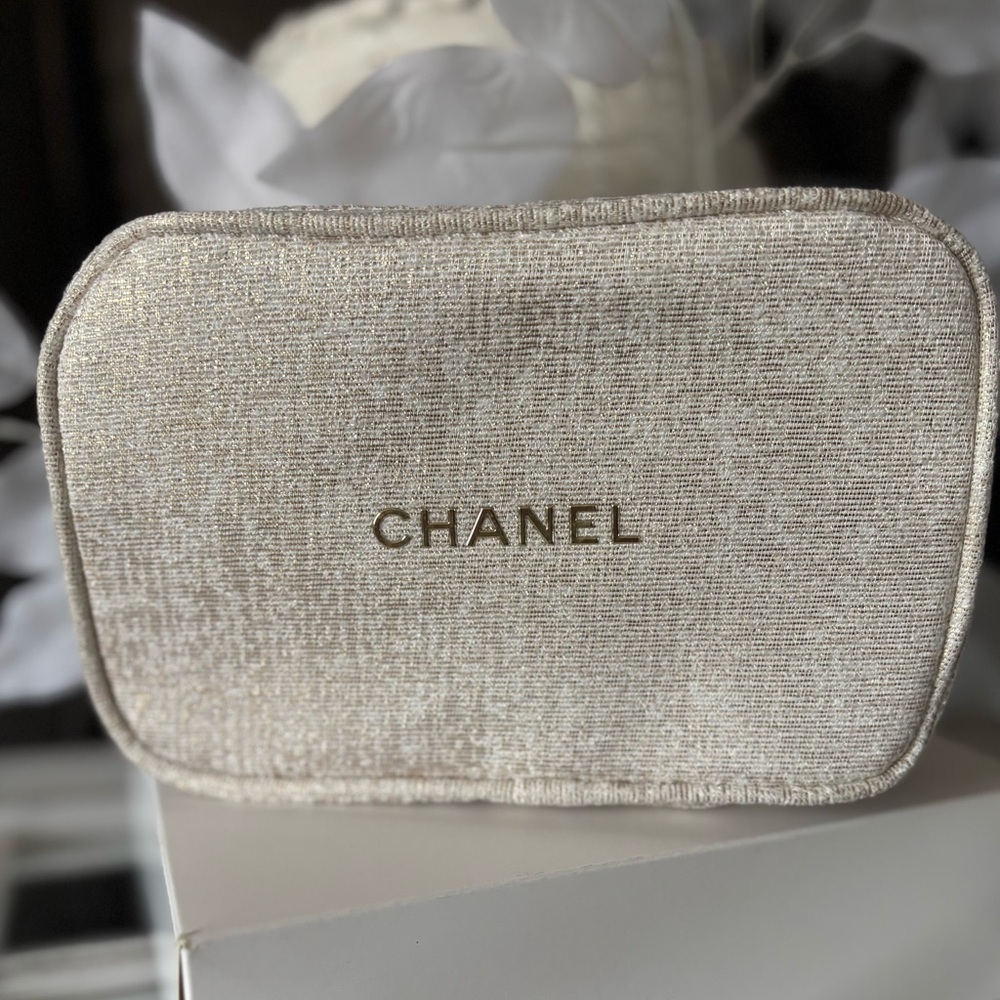 Chanel Novelty. Cream with gold Cosmetic Pouch. NIB.